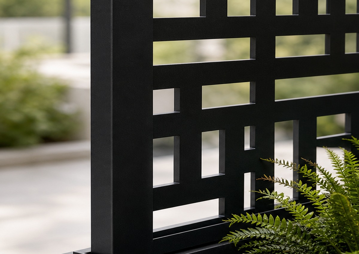 Decorative Privacy Screen Planter view 6